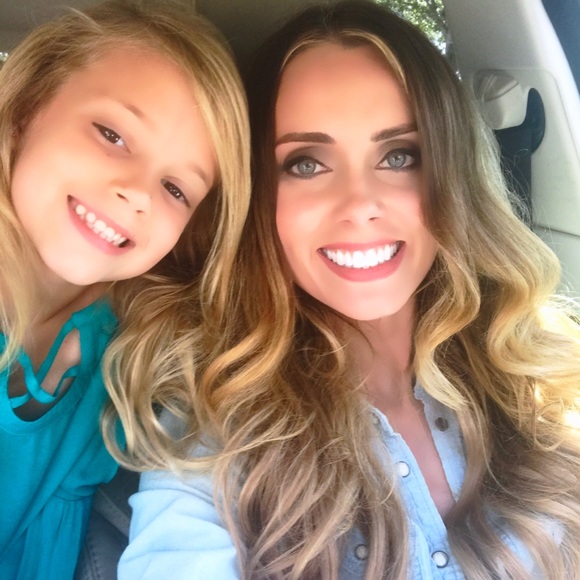 Meet your Posher, Cindy - Picture 2 of 4